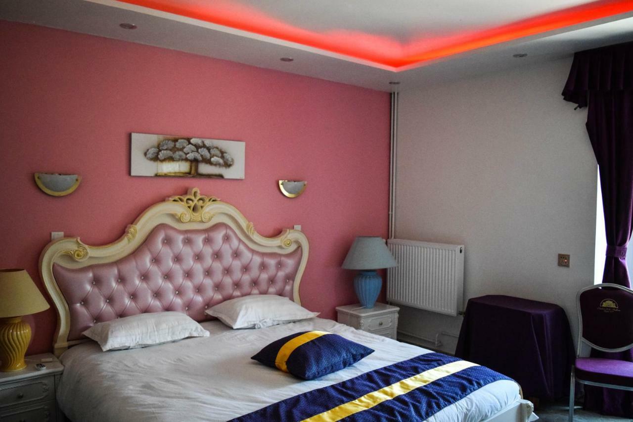 Chateau Nevers Bed & Breakfast วาเร็นน์ส วัวเซลส์ ภายนอก รูปภาพ