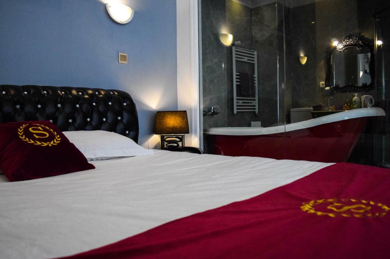 Chateau Nevers Bed & Breakfast วาเร็นน์ส วัวเซลส์ ภายนอก รูปภาพ