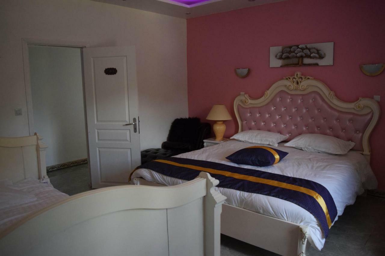 Chateau Nevers Bed & Breakfast วาเร็นน์ส วัวเซลส์ ภายนอก รูปภาพ